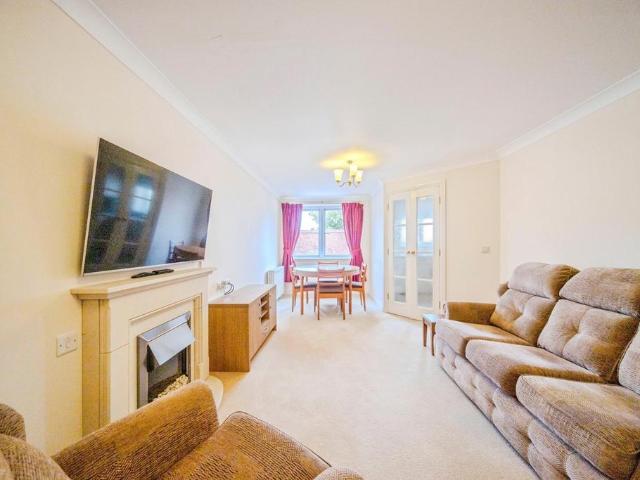Flat for sale in Bletchley and Fenny Stratford, Fenny Stratford