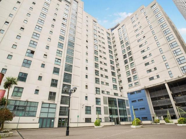 Flat for sale in Crockherbtown, Falcon Lodge