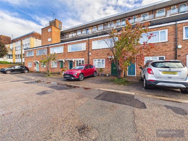 Flat for sale in Royal Borough of Kingston upon Thames, Greater London