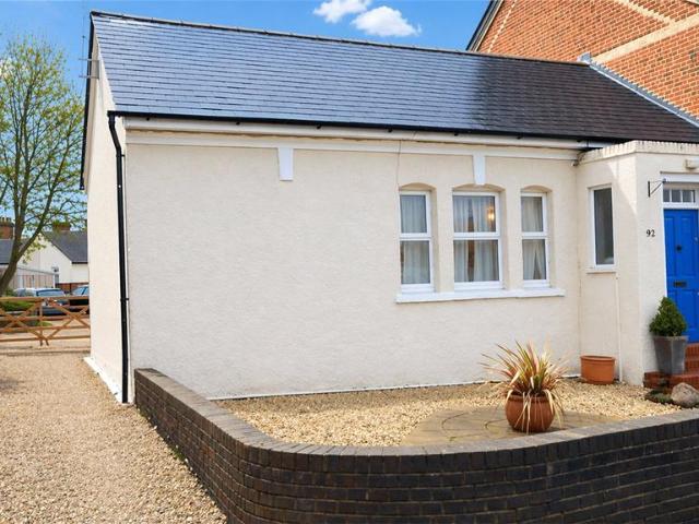 Flat for sale in Aldershot, Hampshire