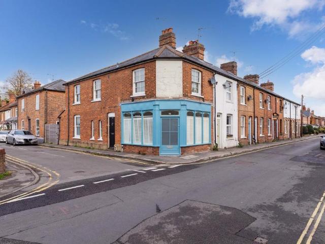 Flat for sale in Lunnon, Buckinghamshire