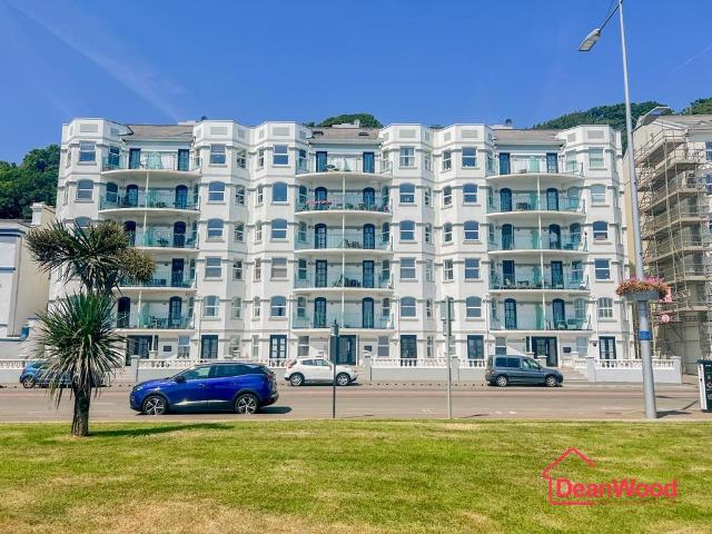 Flat for sale in Douglas, Scotland