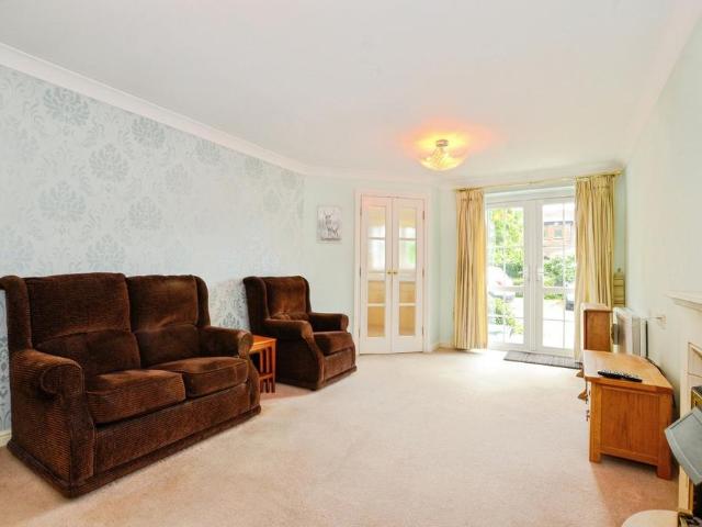 Flat for sale in North Watford, Hertfordshire