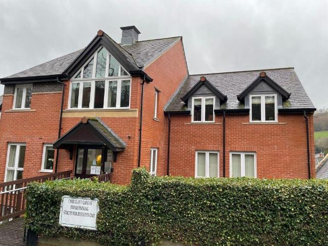 Flat for sale in Llangollen