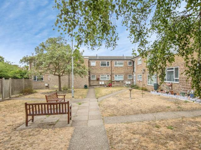 Flat for sale in Hythe, Fordham Heath