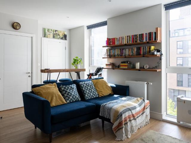 Flat for sale in London Borough of Wandsworth, Greater London