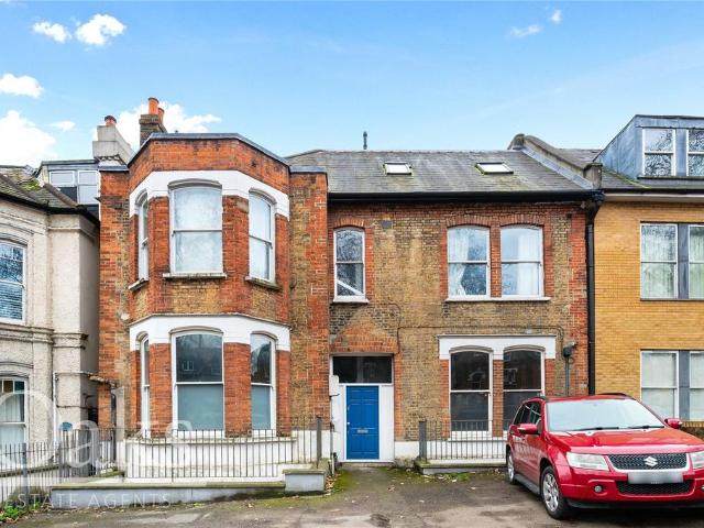 Flat for sale in Tulse Hill, Greater London