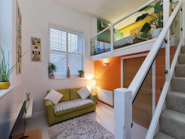 Flat for sale in Shirley, West Midlands