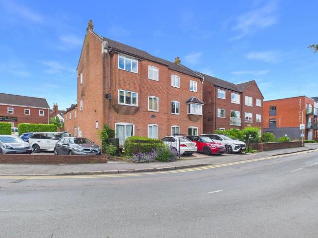 Flat for sale in Lichfield, Boley Park