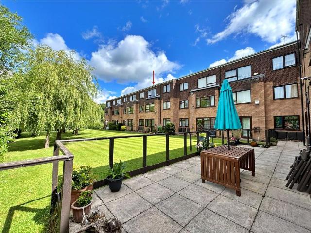 Flat for sale in Highcliffe