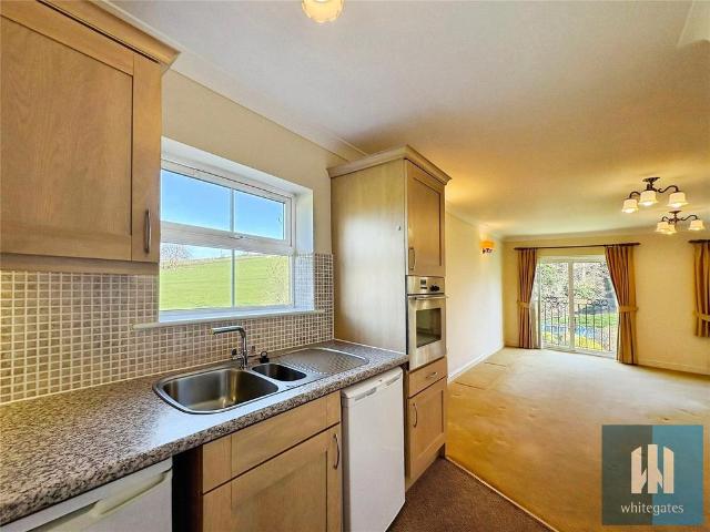 Flat for sale in Mirfield, West Yorkshire