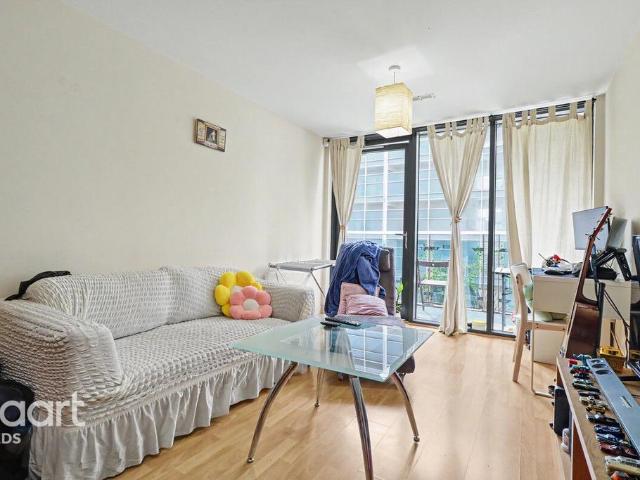 Flat for sale in Leylands, West Yorkshire