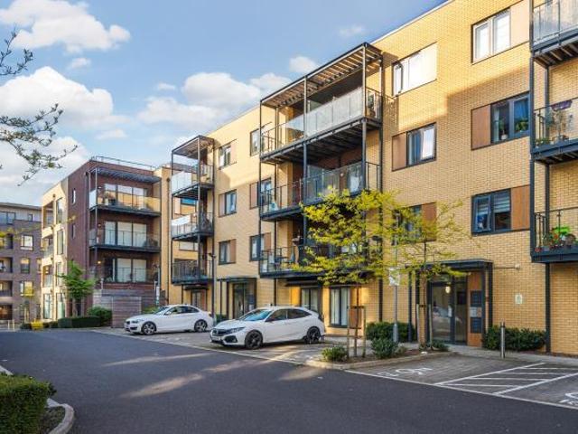 Flat for sale in Kingsbury, Greater London