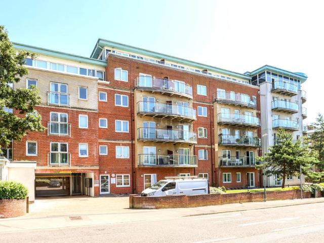 Flat for sale in Boscombe, Bournemouth