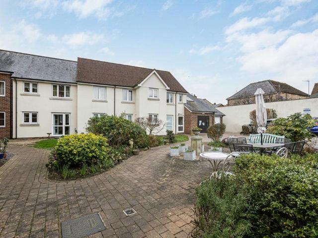 Flat for sale in Evershot, Oxfordshire