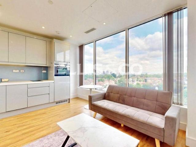 Flat for sale in London Borough of Ealing, Park Royal
