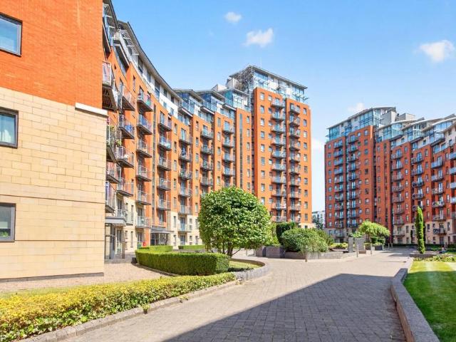 Flat for sale in Holbeck, West Yorkshire