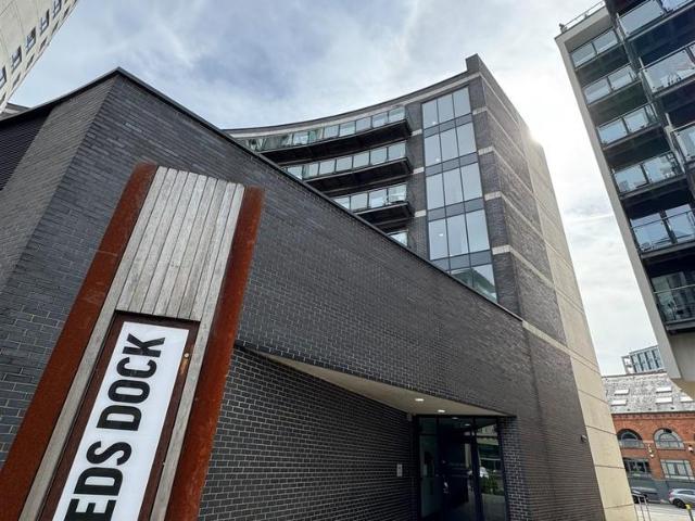 Flat for sale in Richmond Hill, West Yorkshire