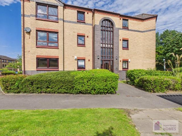 Flat for sale in The Village, Barassie