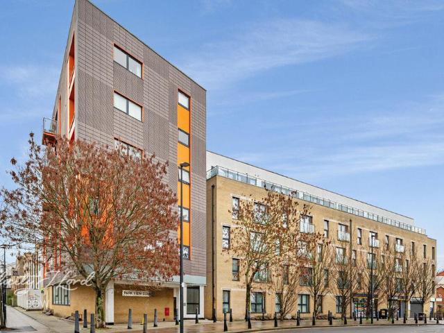 Flat for sale in Bromley-by-Bow, Poplar Grove