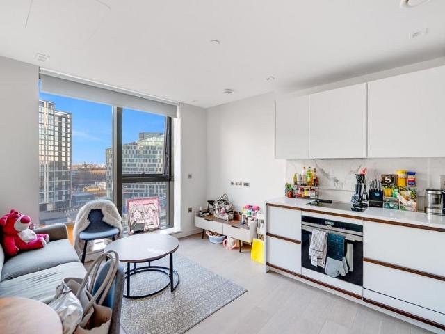 Flat for sale in City of Westminster, Greater London