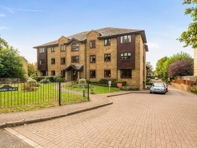 Flat for sale in Reigate, Reigate and Banstead