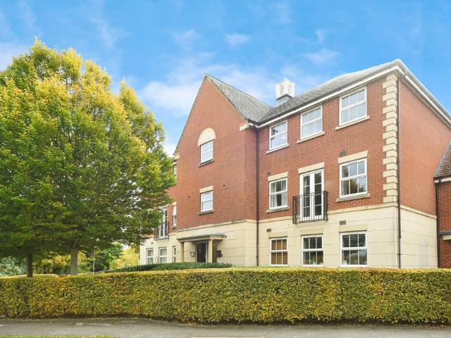 Flat for sale in Devizes, Wiltshire