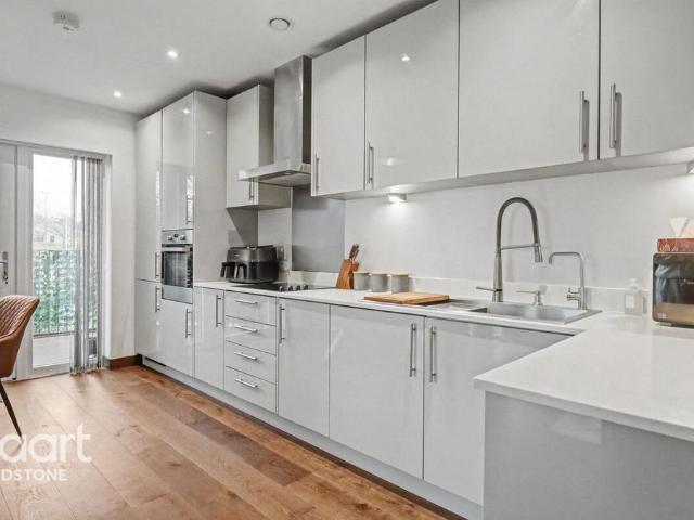 Flat for sale in Ringlestone, Maidstone
