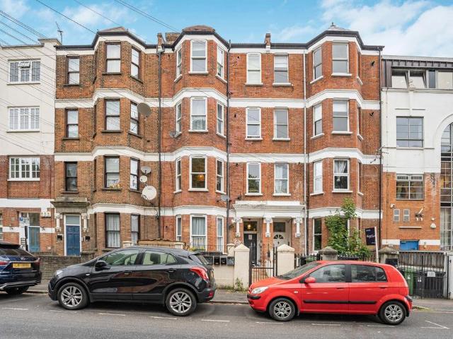 Flat for sale in Brixton, Greater London