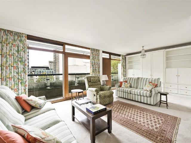 Flat for sale in Lyons, Greater London