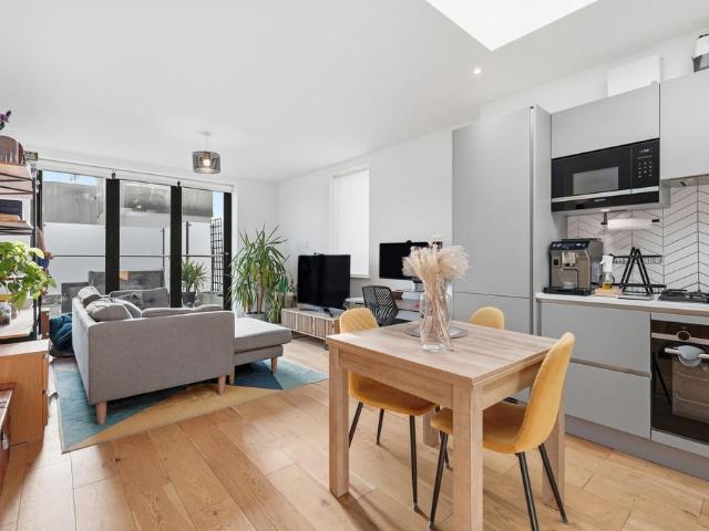 Flat for sale in North Finchley, Isle Of Man