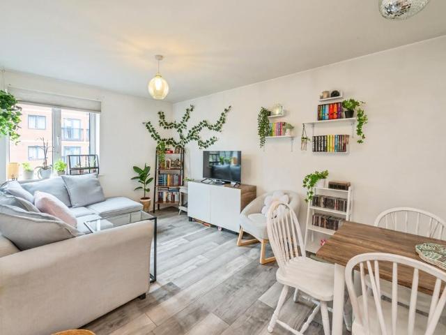 Flat for sale in St Clements, Worcestershire