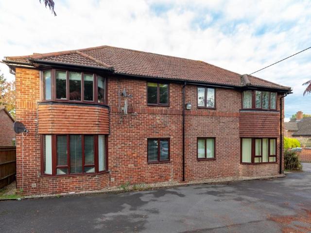 Flat for sale in Dromore, Oxfordshire