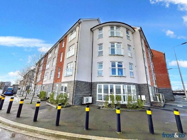 Flat for sale in Poole