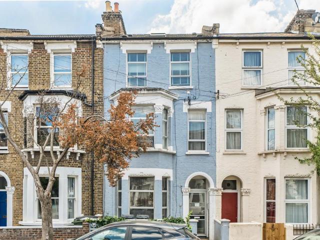 Flat for sale in Brixton, Greater London