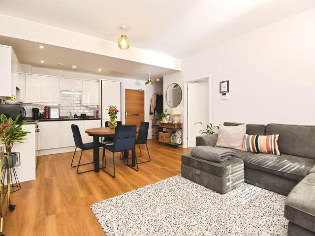 Flat for sale in Navestock Side, Essex