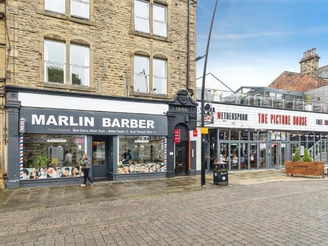 Flat for sale in West Yorkshire