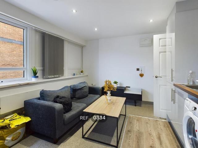 Flat for sale in Old Town, Hull