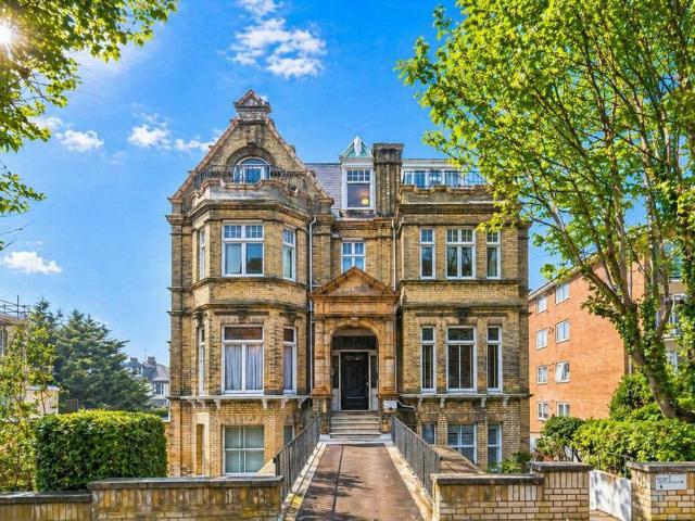 Flat for sale in Aldrington