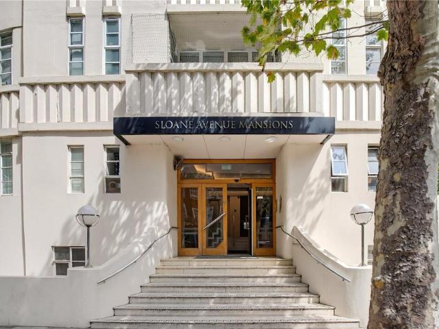 Flat for sale in Chelsea, Greater London