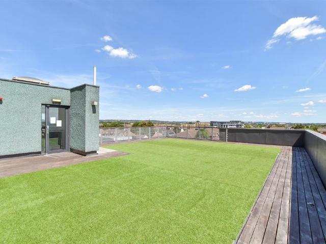 Flat for sale in Chadwell Heath, Becontree Heath