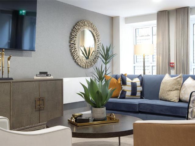 Flat for sale in London Borough of Croydon, Purley