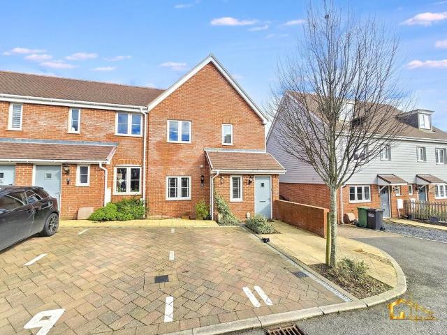 Flat for sale in Sidley, Heathlands