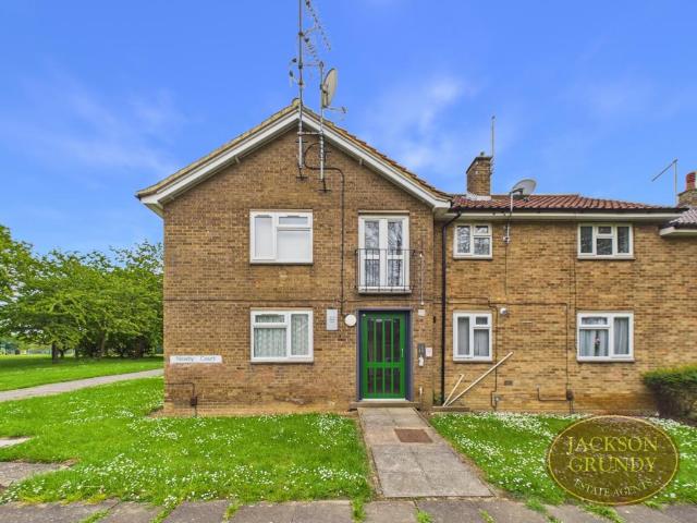 Flat for sale in Headlands, Northampton