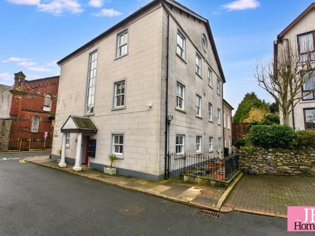 Flat for sale in Ulverston