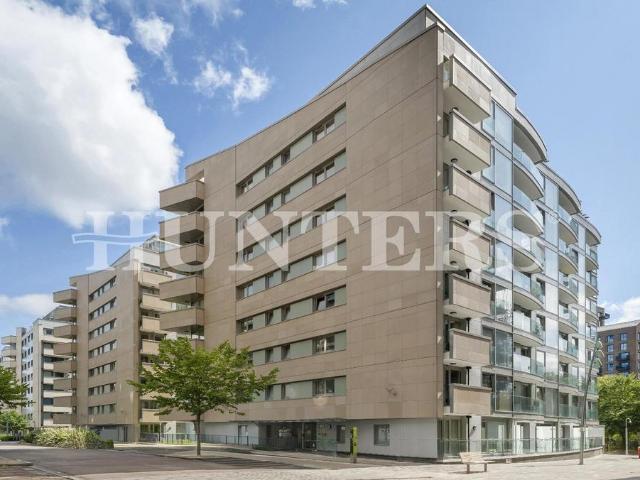 Flat for sale in Hale Village, Tottenham Hale