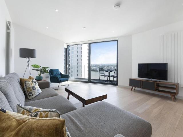 Flat for sale in Silvertown, Greater London
