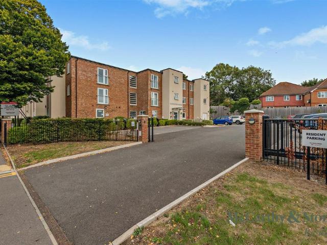 Flat for sale in Tower Hamlets, Dover