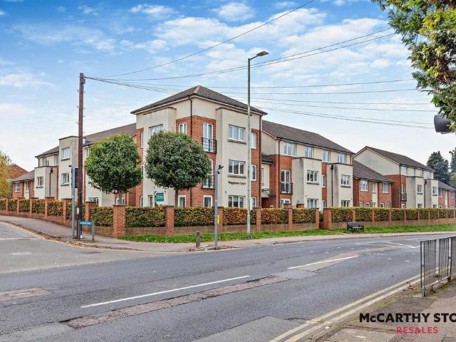 Flat for sale in Hockerill, Colliers End