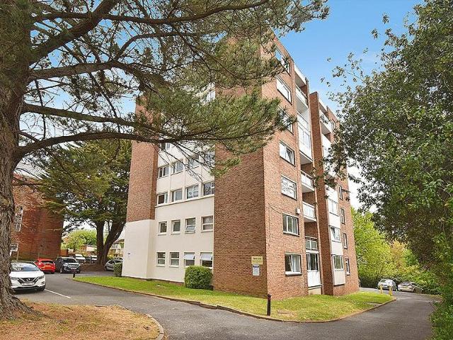 Flat for sale in Watergate, Devon